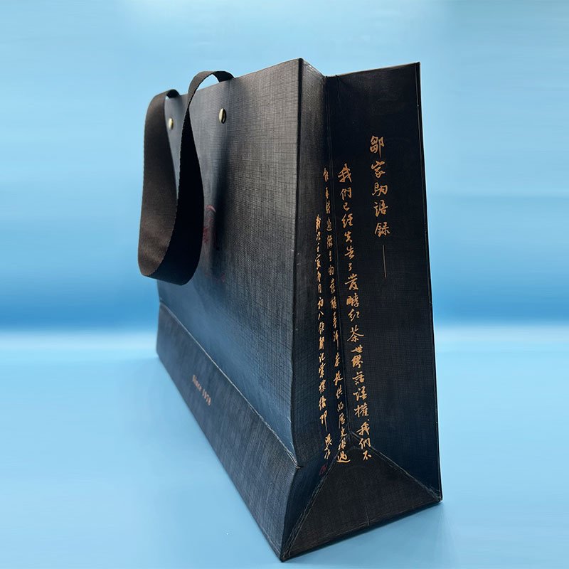 TG1305 Custom luxury paper bags with your own logo Printing Clothes Shopping Christmas Gift Packaging paper bags with handle