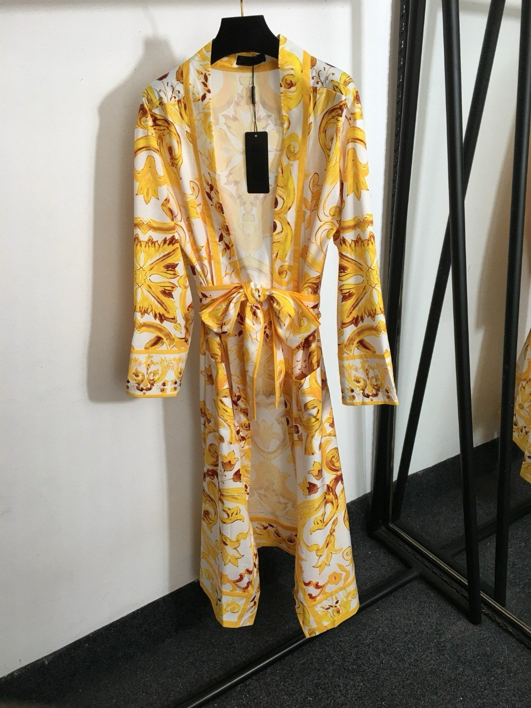 New women's retro pattern printing tie back waist long cardigan night gown silk outwear