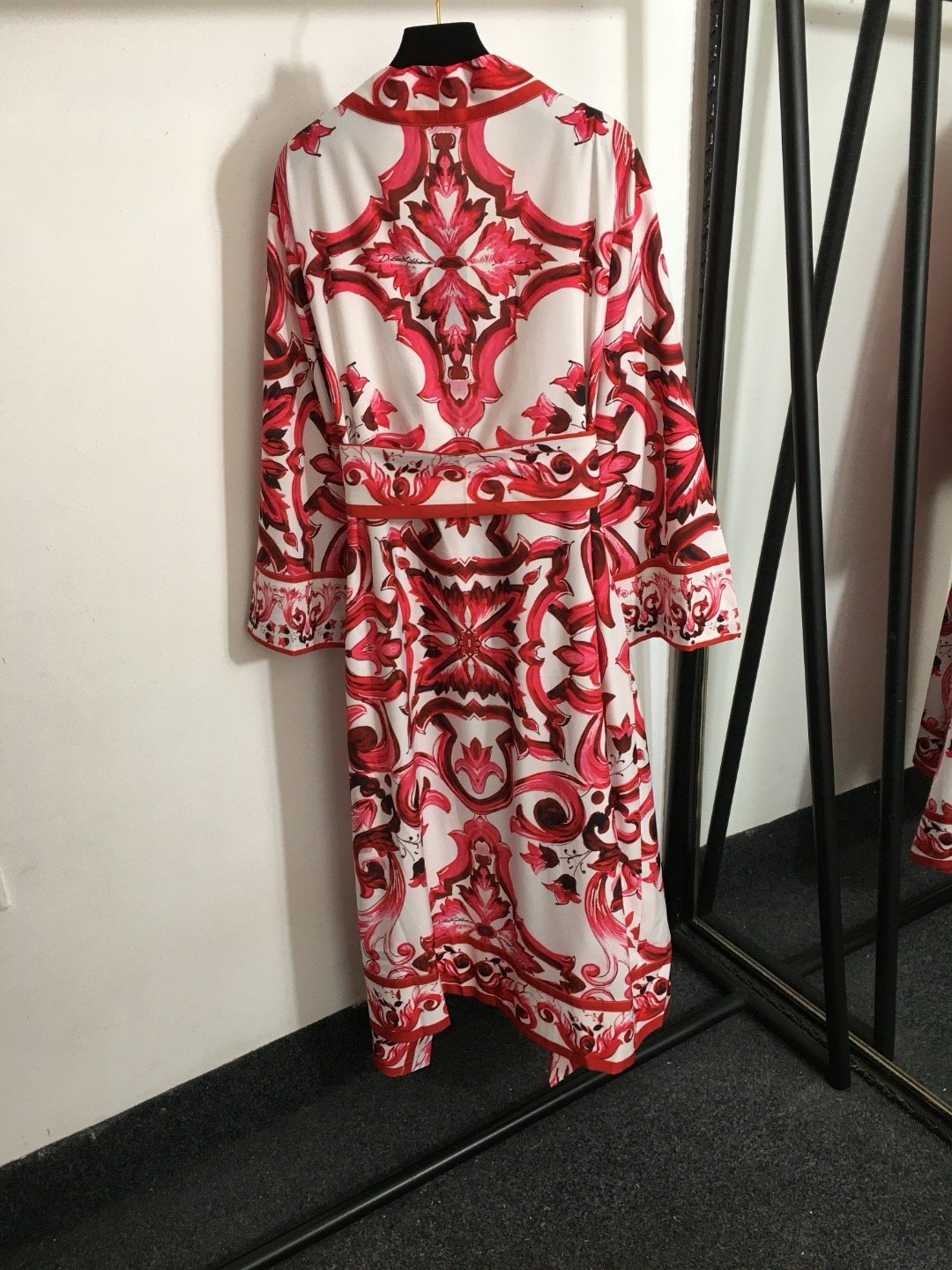 New women's retro pattern printing tie back waist long cardigan night gown silk outwear