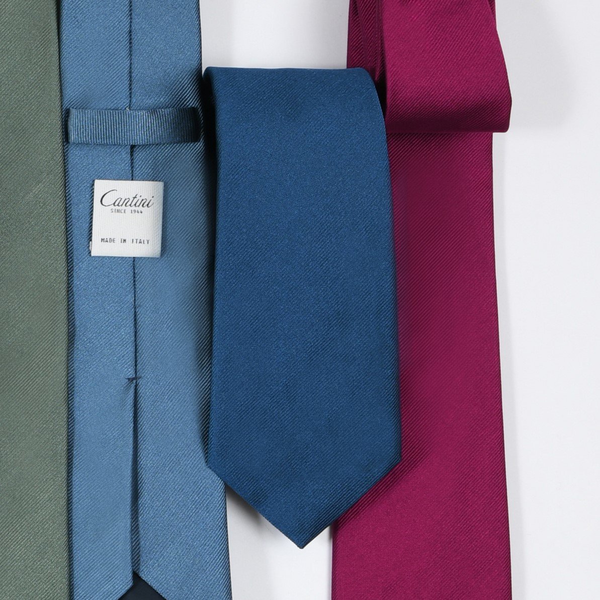 Best Handmade Italian Silk Necktie - Crafted from Fine Silk with Artistic Expertise - Designed in Italy for Professionals