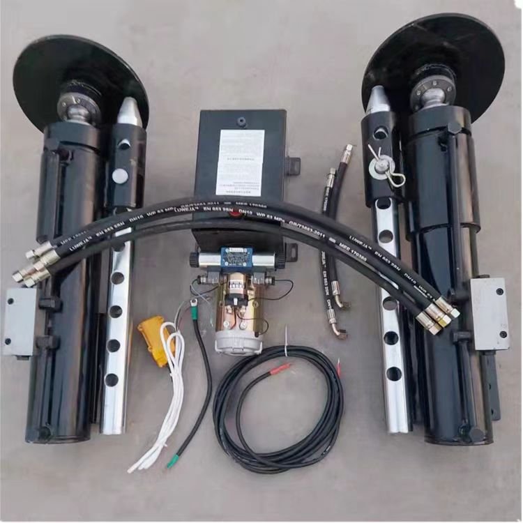 Hydraulic automatic leveling system and hydraulic leveling jacks