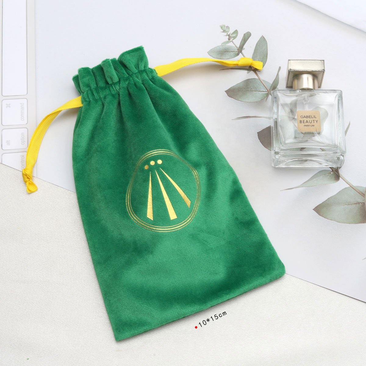 Custom Logo Printed Green Velvet Satin Lining Candle Perfume Packing Drawstring Durable Gift Jewelry Pouch Dust Velvet Bag