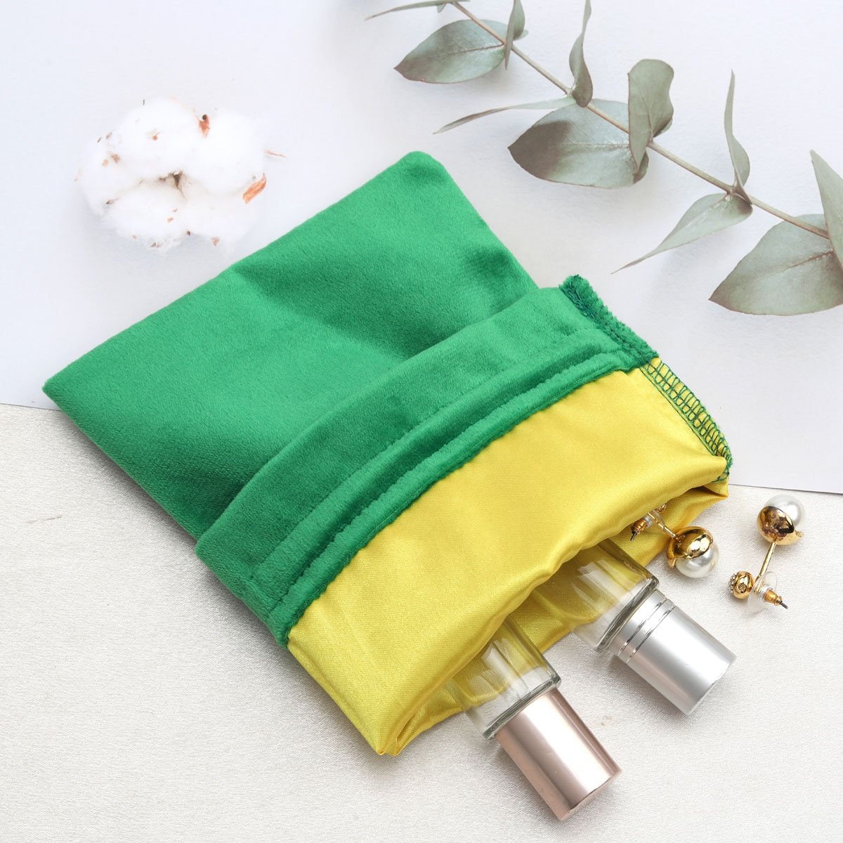 Custom Logo Printed Green Velvet Satin Lining Candle Perfume Packing Drawstring Durable Gift Jewelry Pouch Dust Velvet Bag