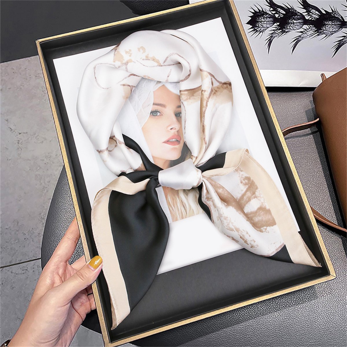 Manufacturer 1026G Women's Stylish Square Neck Scarves 70cm/27in Designer Custom Printing Luxury Brand Head Hair Ties Silk Scarf