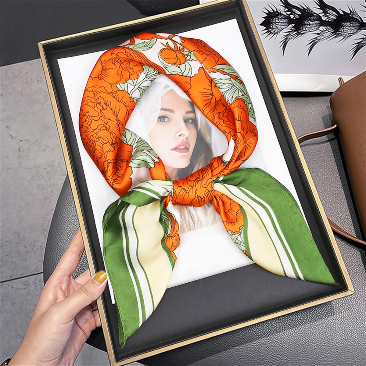 Manufacturer 1026G Women's Stylish Square Neck Scarves 70cm/27in Designer Custom Printing Luxury Brand Head Hair Ties Silk Scarf