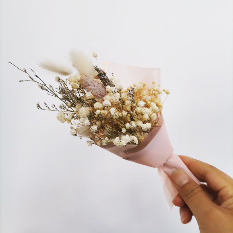 European and American popular hand tie simulation bouquet dried baby's breath preserved lover grass arrangement for sale