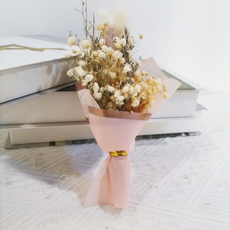 European and American popular hand tie simulation bouquet dried baby's breath preserved lover grass arrangement for sale