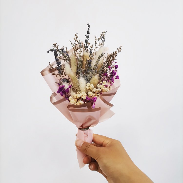 European and American popular hand tie simulation bouquet dried baby's breath preserved lover grass arrangement for sale