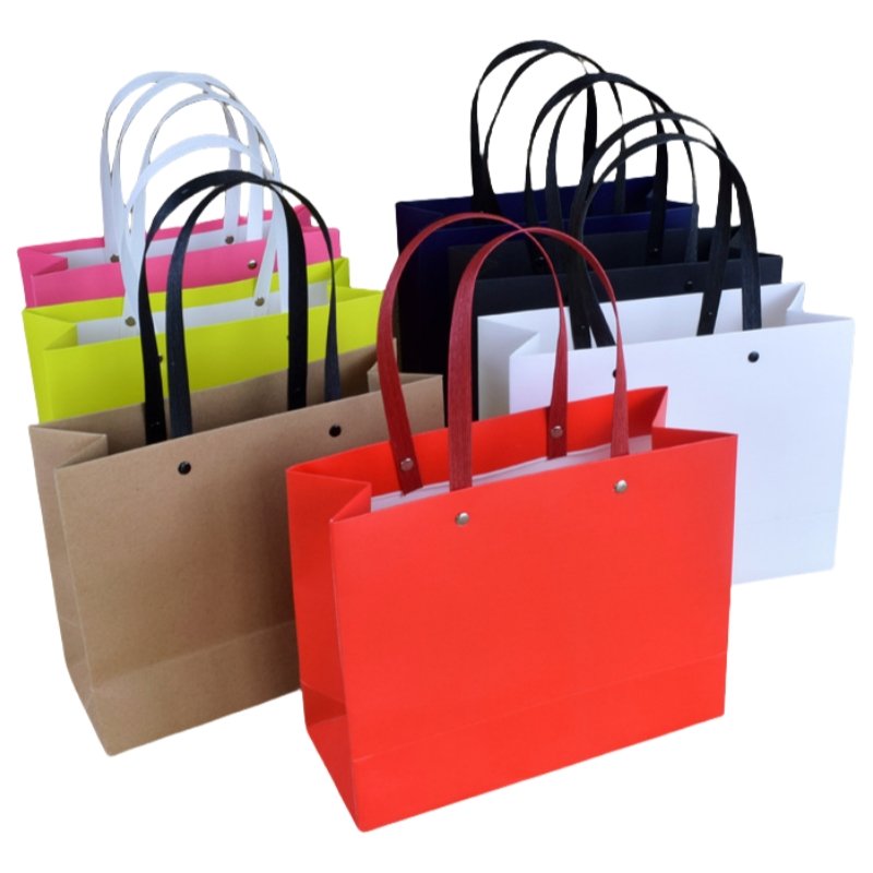 China High Quality Wholesale Underwear Kraft Paper Bag Shopping Gift Paper Bag With Handle for Shoes Clothes Packing