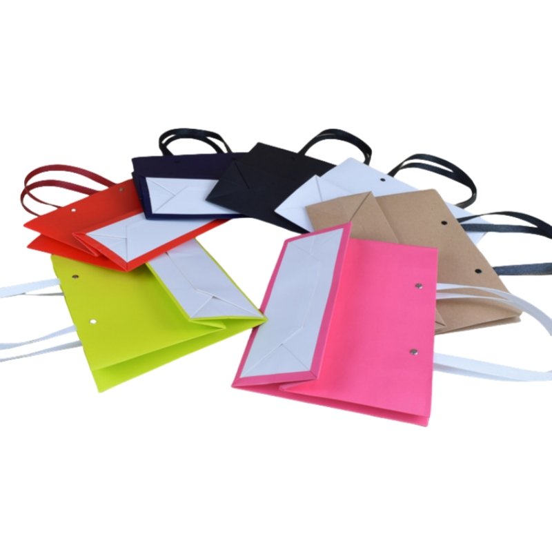 China High Quality Wholesale Underwear Kraft Paper Bag Shopping Gift Paper Bag With Handle for Shoes Clothes Packing