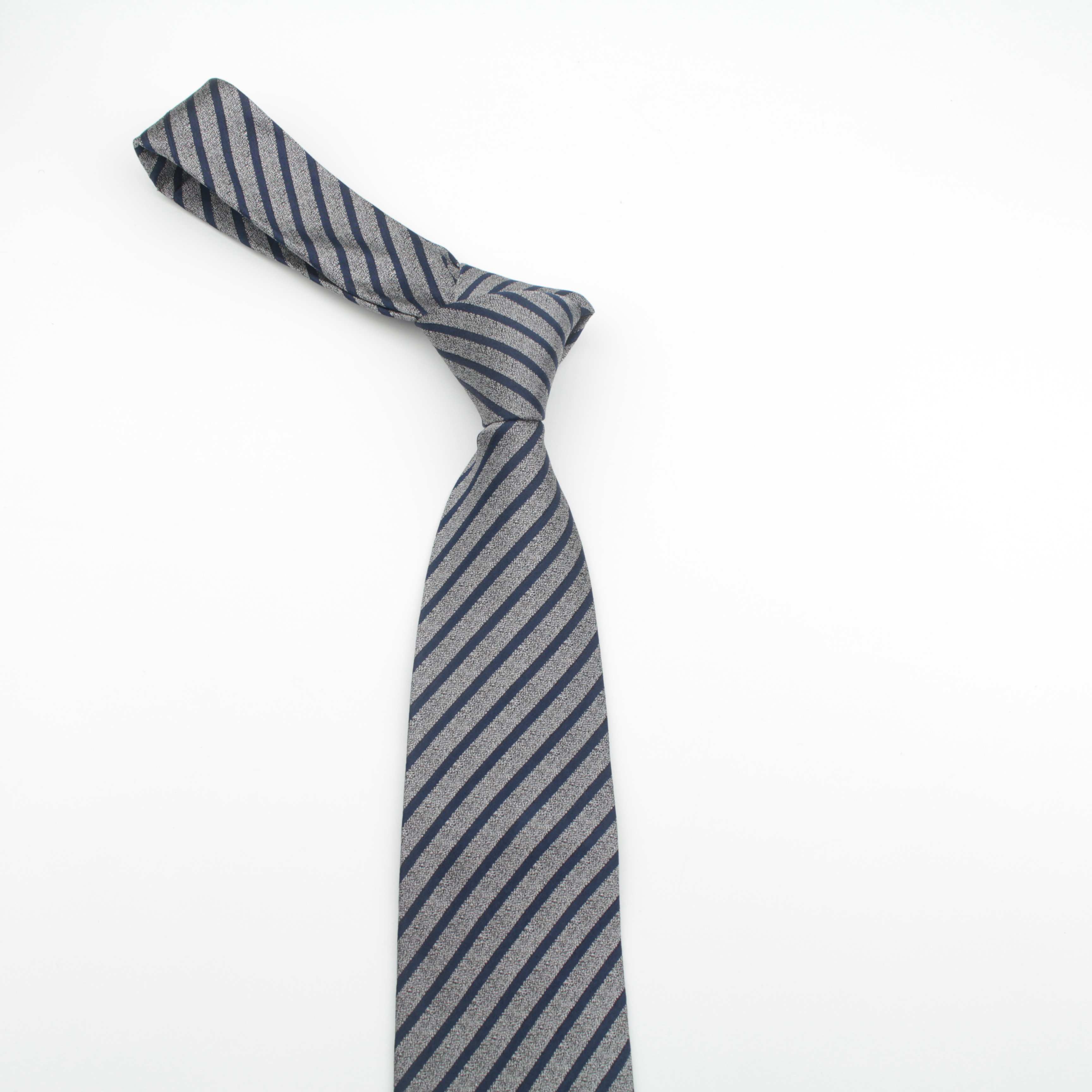 muyang latest wholesale custom design logo and tie clip men's 100% silk tie suitable for formal occasions