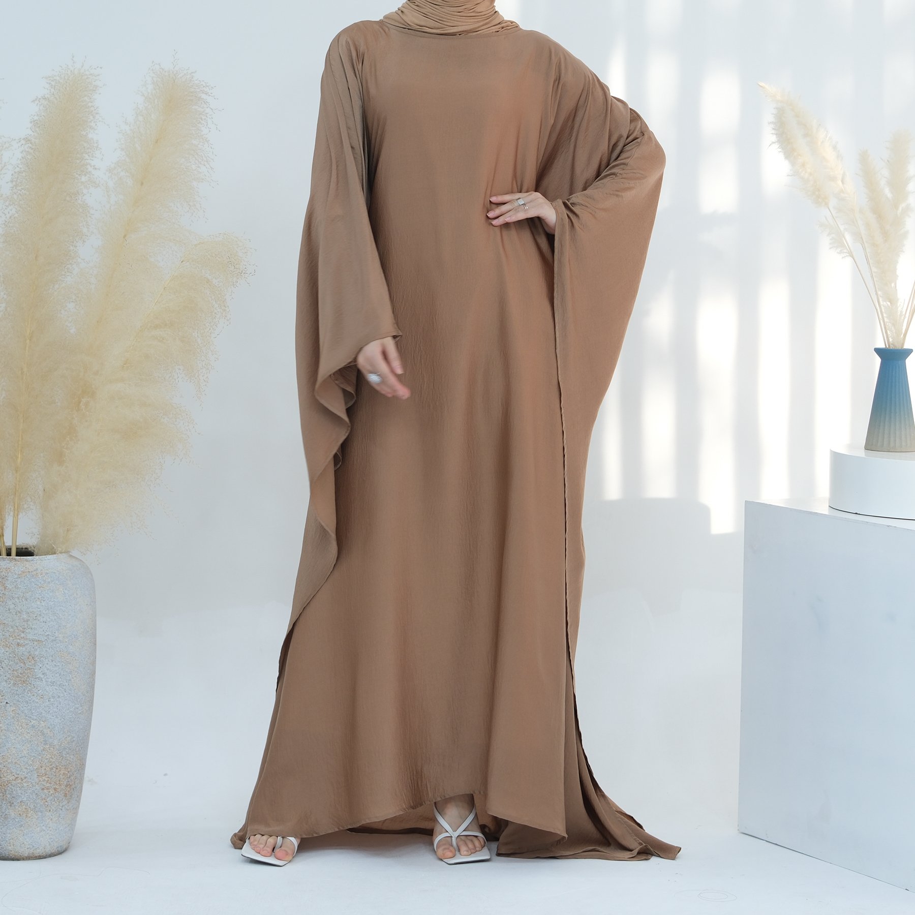 Loriya New Design Abaya Dubai Style Solid Color Closed Abaya Muslim Women's Dresses with Inside Tie Belt Silk Dress Modest Dress