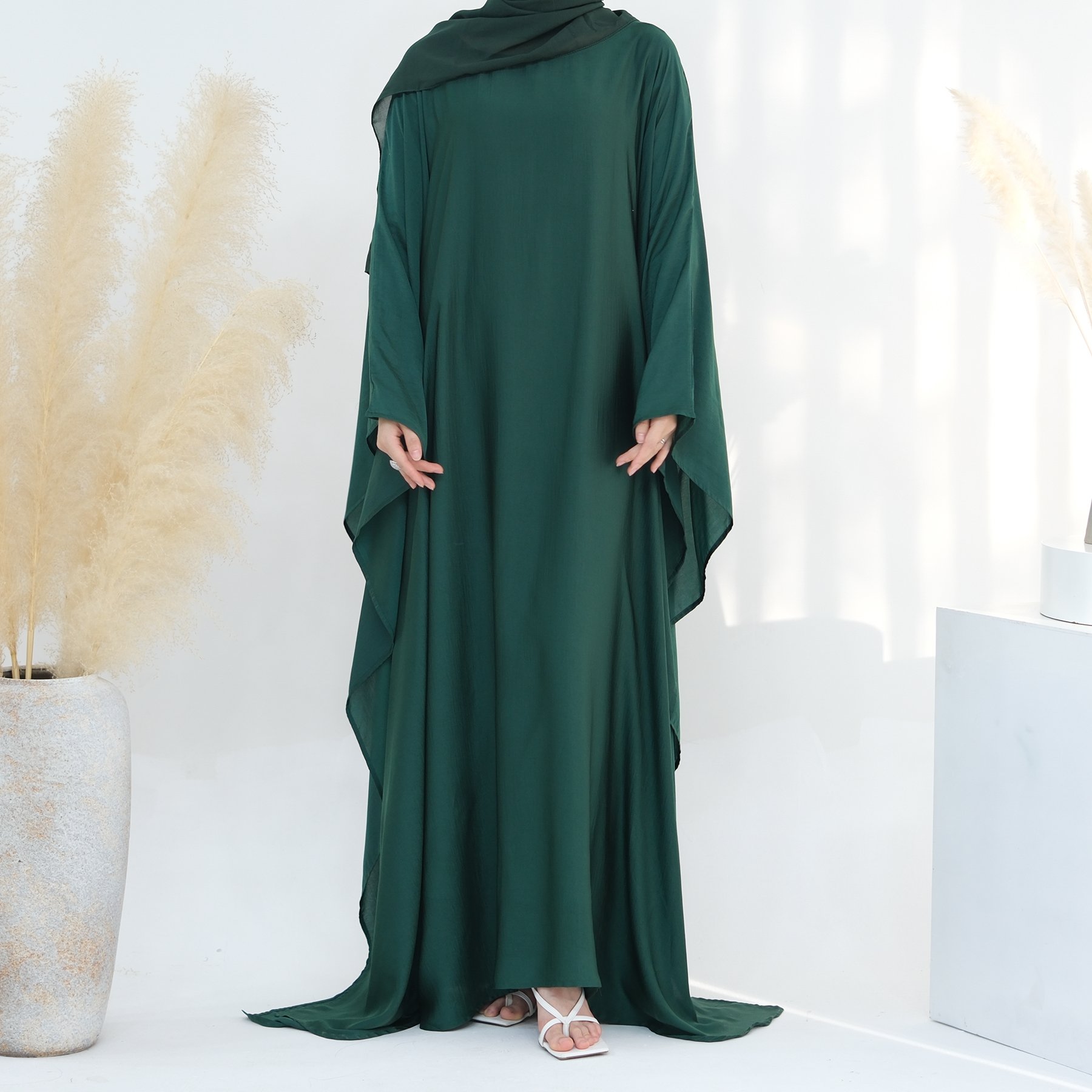 Loriya New Design Abaya Dubai Style Solid Color Closed Abaya Muslim Women's Dresses with Inside Tie Belt Silk Dress Modest Dress
