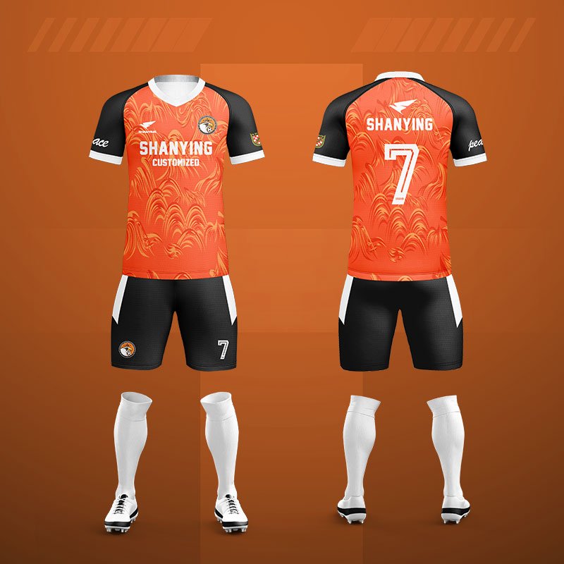 Latest Design Sports Wear Youth Team Wear Short Sleeve Set Custom Logo And Numbers Football Uniform Training Kit