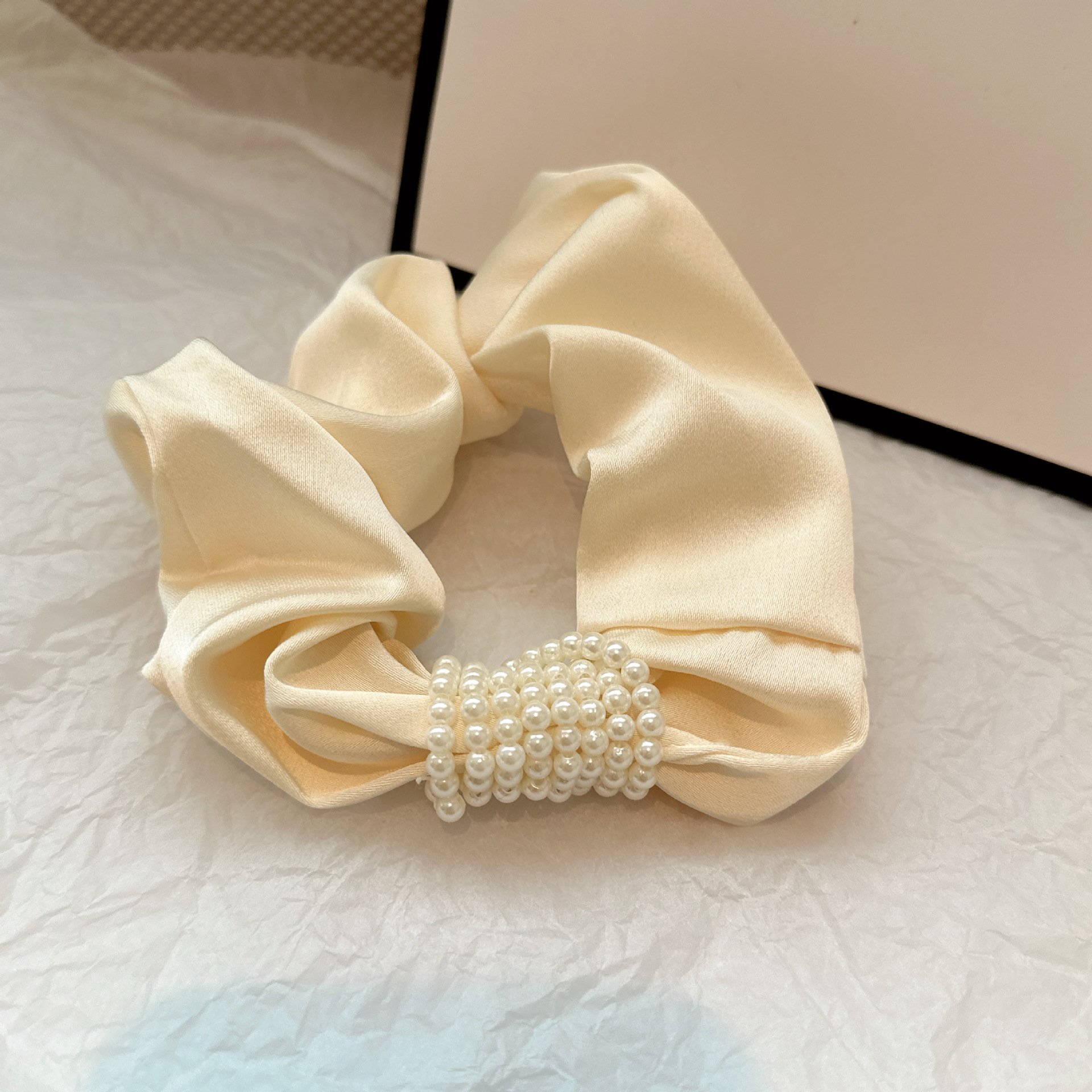 2024 Simple Korean system new pearl silk color elastic beautiful candy powder color card black beaded hair band