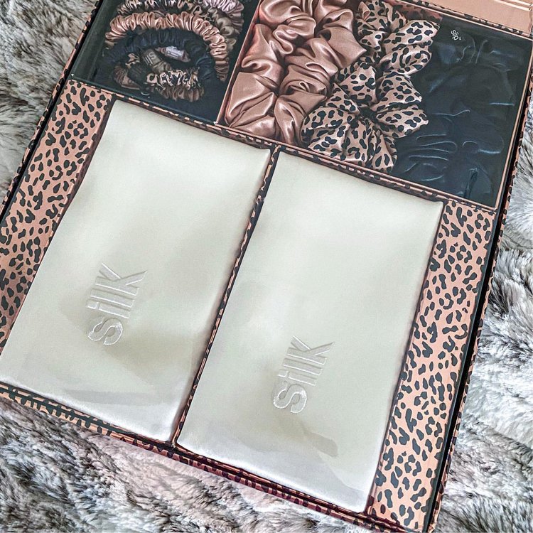 Free sample Factory Price Wholesale Custom box logo label real silk sleep eye masks pillowcase gift set