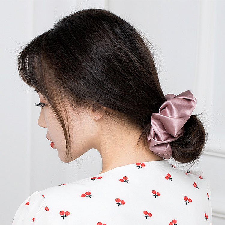 100% mulberry Silk Scrunchie band Bulk Hair Accessories Custom Logo Label silk Scrunchies with box