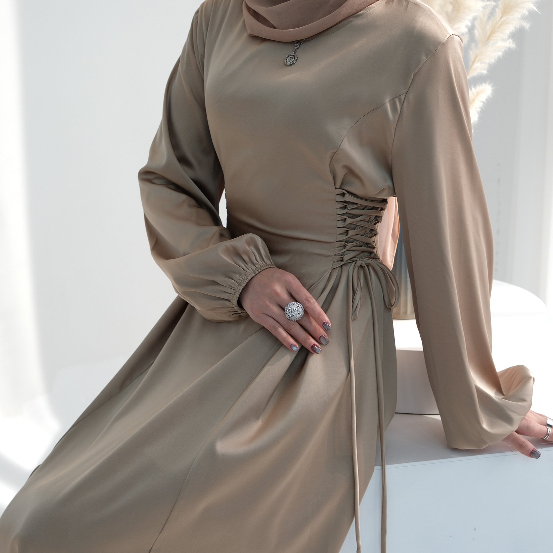 Yibaoli Manufacturer 6 Colors Arabic Maxi Dress Ladies Elegant With Sleeves Dubai Satin Abaya Fashion With Waist Strings