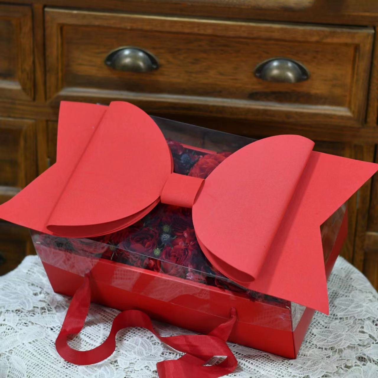Butterfly Flower Transparent Paper Gift Box Handheld Bowknot Cake Box for Valentine's Day Fruit and Rose Packaging