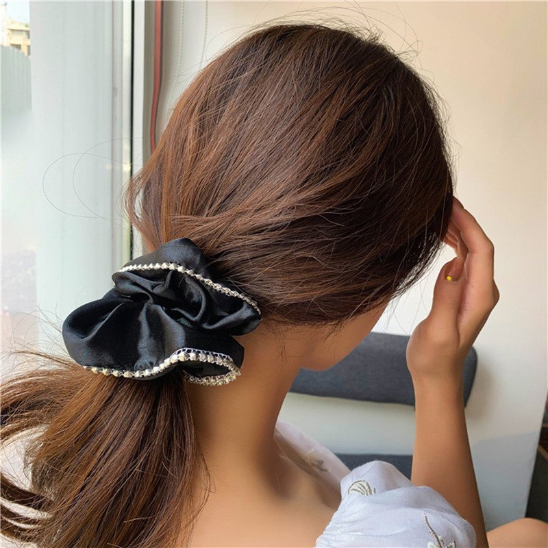 fashionable design silver rivet hair silk scrunchie hair ties bling 100% silk scrunchies custom oversized scrunchies
