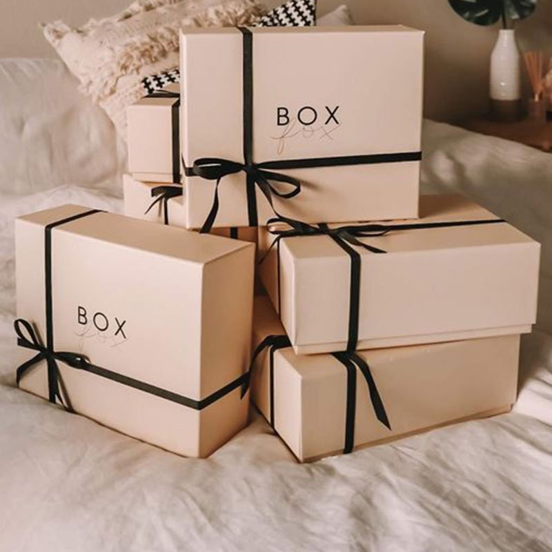 Custom Size And Design Surprise Two-pieces Lid and Base Bow Tie Cardboard Birthday Gift box Paper Packaging Box