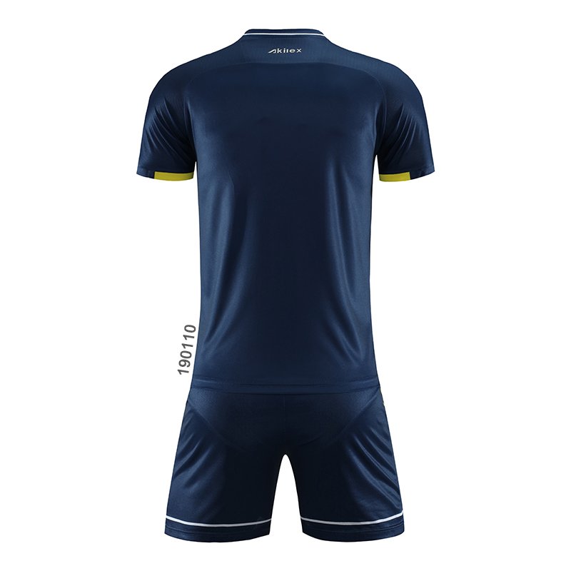Wholesale retro mans training running football teamwear shirt sports wear mens machine sublimate jersey set for man