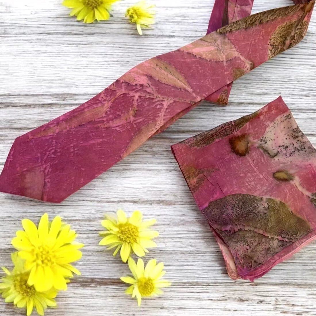 Luxurious Pink Pure Silk Tie Elegant and Soft Perfect for Formal Occasions Business Attire Adds a Stylish Touch to Any Outfit