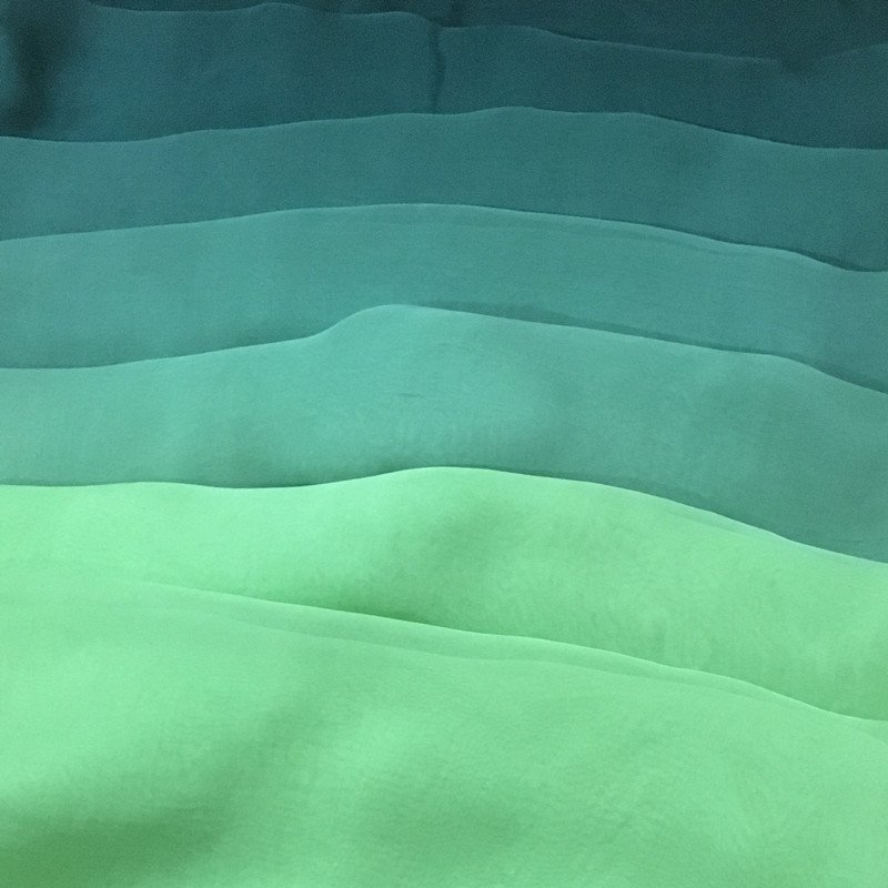 Italian Pure Silk Satin Fabrics Mulberry 100% Ice Green Ombre Fabric Silk 6mm Tie Dyed Silk Chiffon Fabric