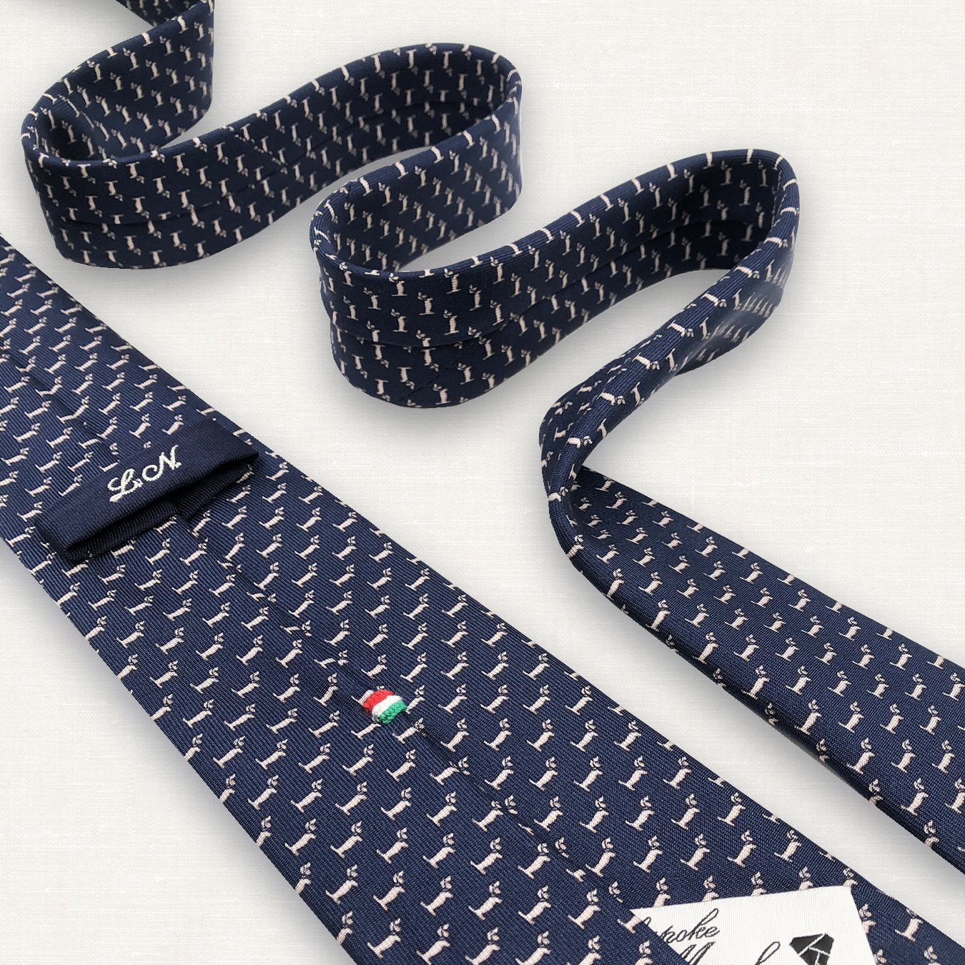 Best Supplier Silk Tie Platinum Monochrome Customizable Man Accessories Ready To Wear For Work Meetings