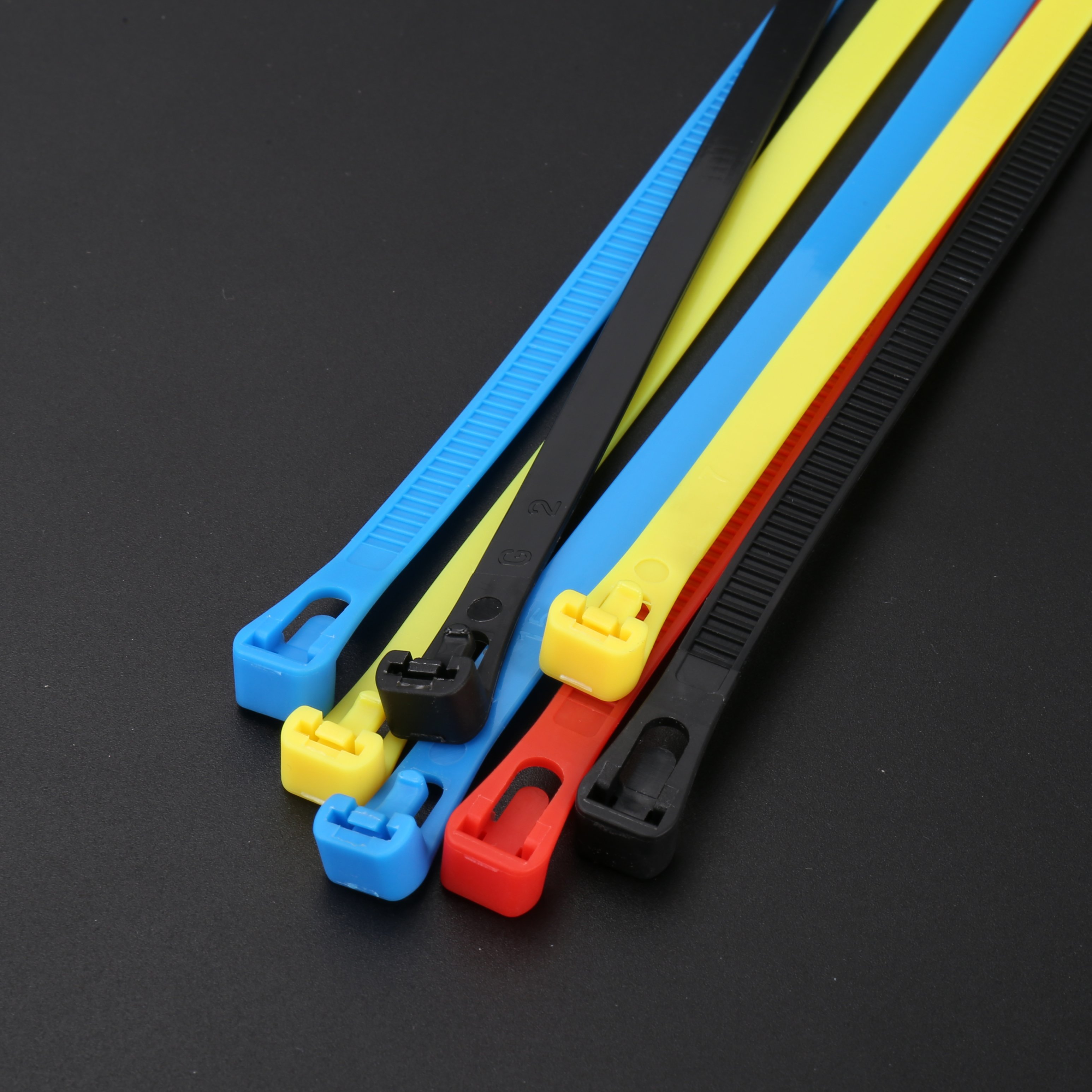 OUORO factory wholesale 8x150mm(7.2) 100pcs/bag releasable plastic cable ties nylon flexible cable wire zip ties