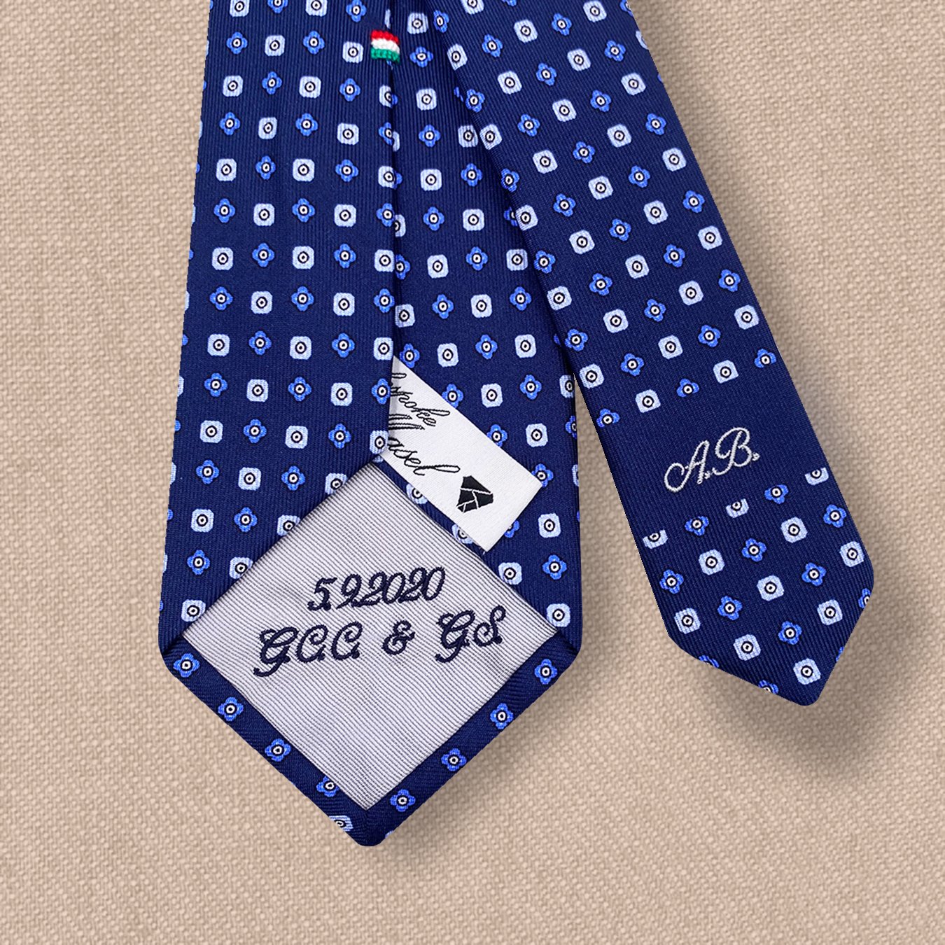 Best Product Silk Tie Yellow And Blue Elegant Customizable Man Accessories Ready To Wear For Business Lunch