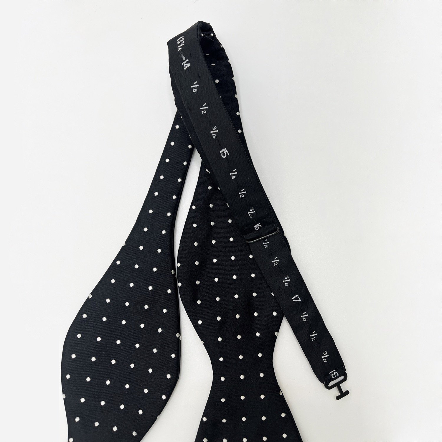 High-Quality Italian Bow Tie - Finely Crafted Silk Linen - Essential Handmade Accessory for Summer Weddings