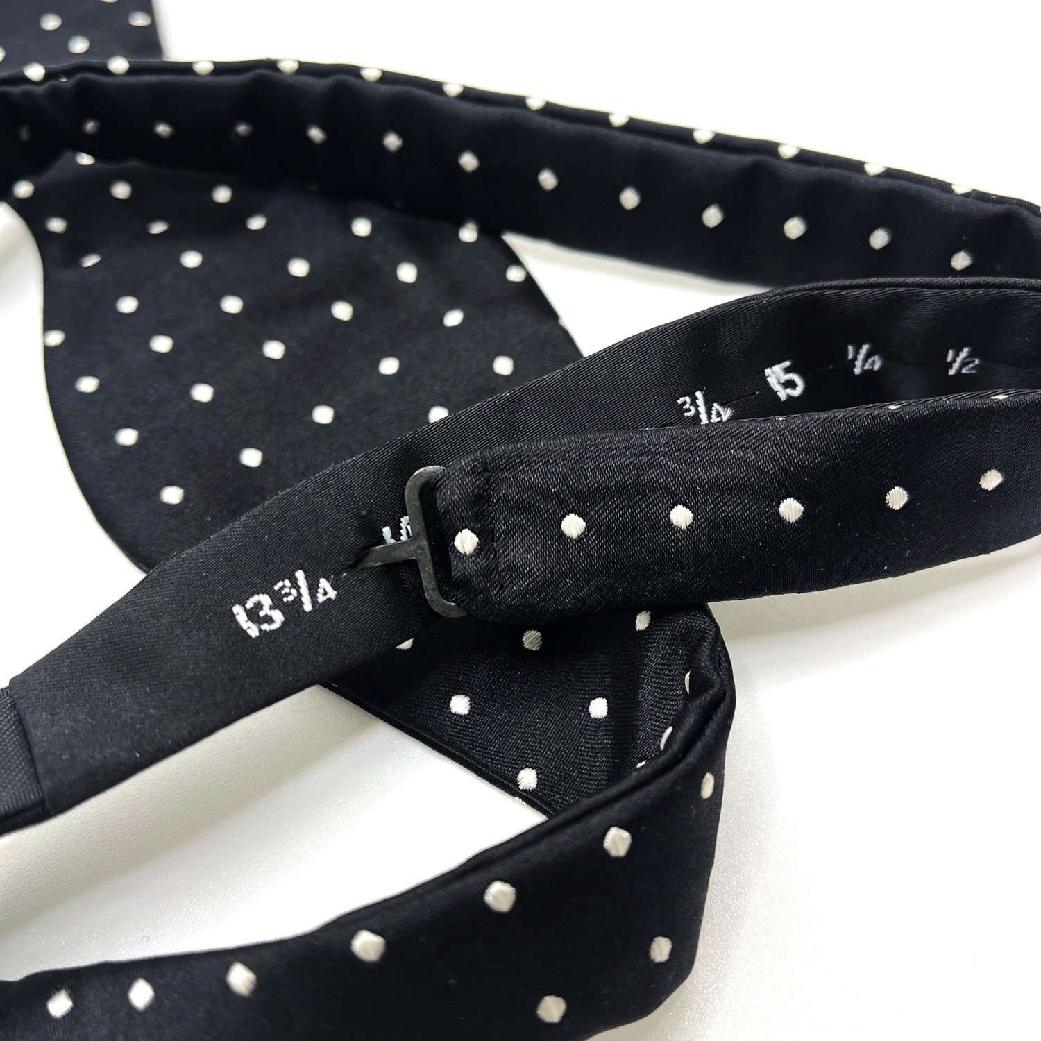 High-Quality Italian Bow Tie - Finely Crafted Silk Linen - Essential Handmade Accessory for Summer Weddings