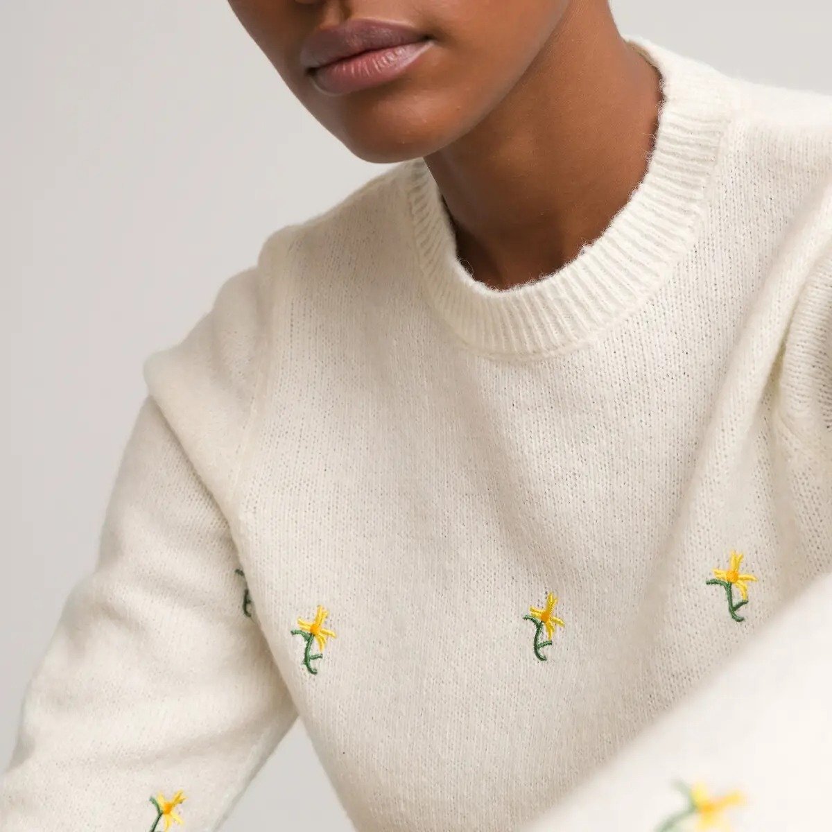 HDLA22022 Embroidered Floral Jumper/Sweater with Crew Neck