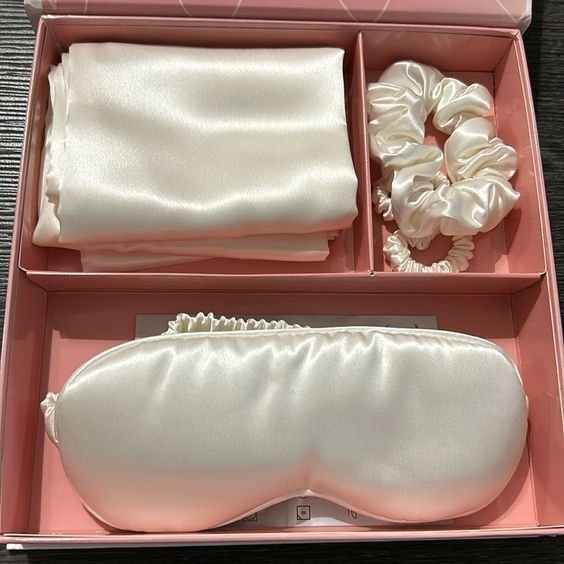 19mm Luxury silk sleep eye mask and scrunchies set silk satin pillowcase cover natural mulberry silk pillow case