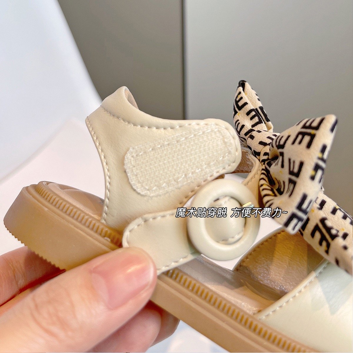 Fashion Designer Girls Sandals Summer Children Beach Shoes Soft Flexible Leather Open-tied Sandals For Girl Size 23-33