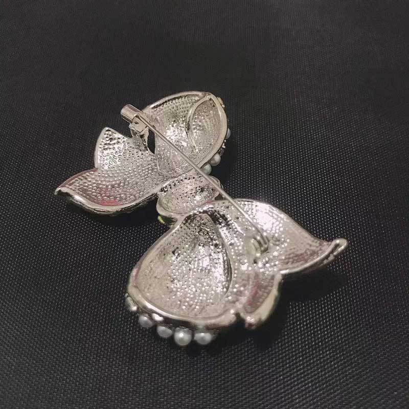 Ribbon Bow Brooches For Women Silk Fabric Tie Corsage Shirt Dress Luxury Rhinestone Bowknot Pearl Brooch Pins Jewelry Accessory