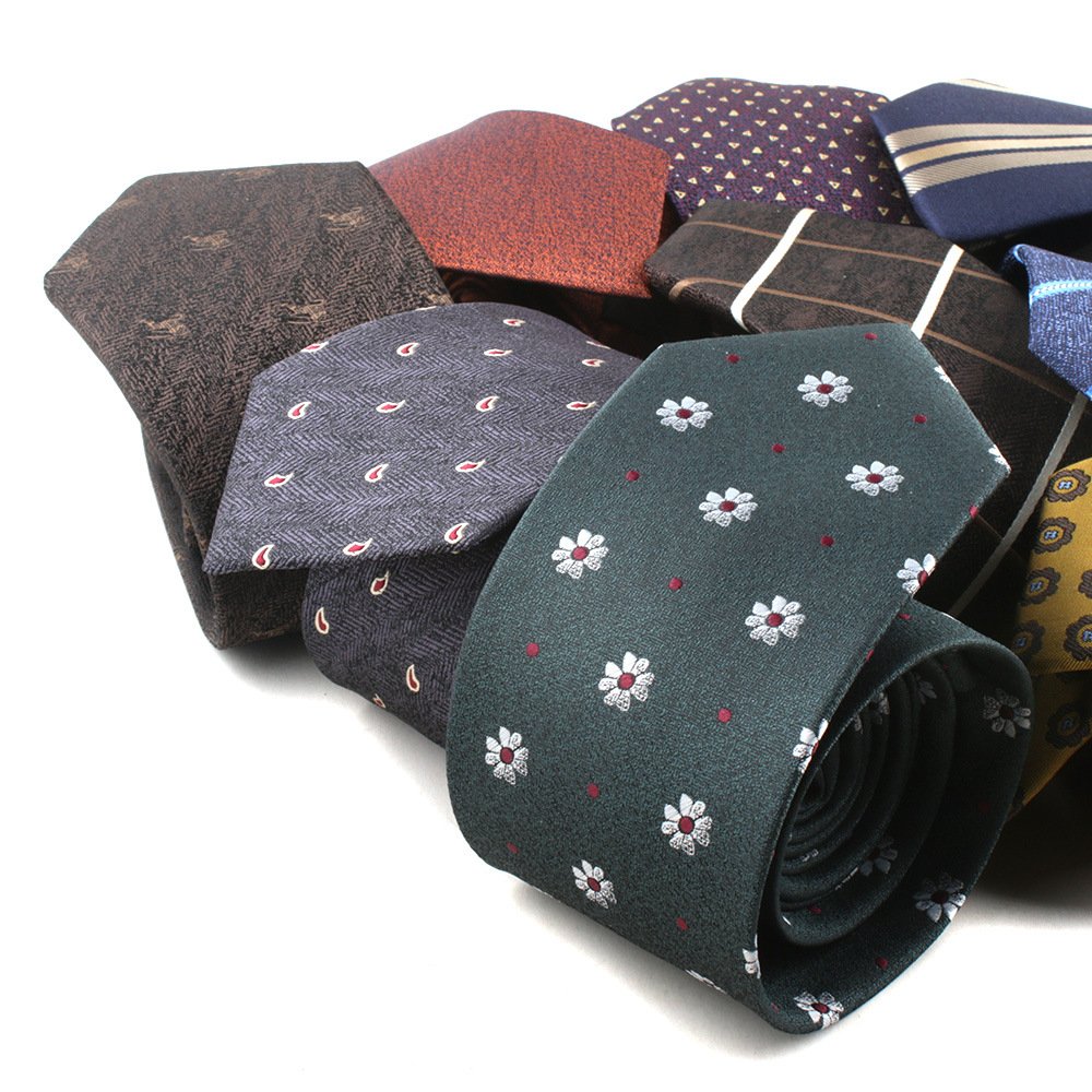 Xinyu Wholesale 100% Silk Jacquard Striped Tie Repeating Football Logos Necktie Custom Label Custom Necktie