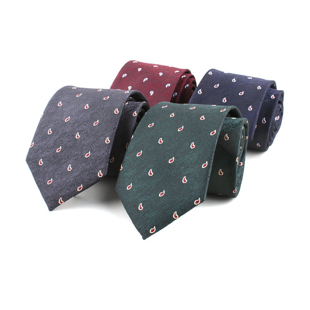 Xinyu Wholesale 100% Silk Jacquard Striped Tie Repeating Football Logos Necktie Custom Label Custom Necktie