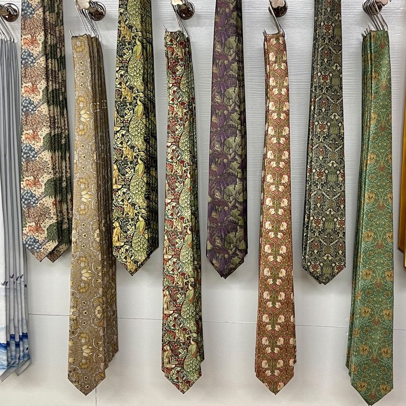 Vintage Silk Ties Men's Fashion 8cm Floral Necktie Wedding Business Meeting Gravata Soft Print Polyester Silk Tie for Men