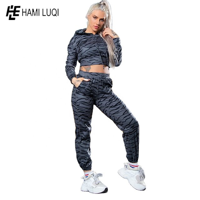OEM Custom Womens Sexy 2 Pieces Solid Color Lace Up Hoodie Crop Top Joggers Pants Set Sports Casual Tracksuit Outfit Set