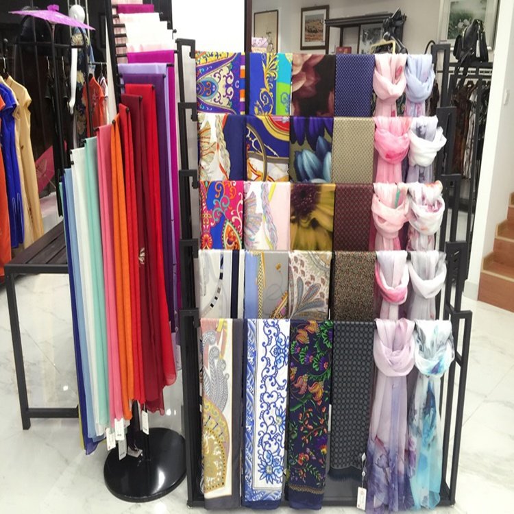 Custom Clothing Store Winter Heating Silk Tie Scarf Shawl Headscarf Textile Fabric Roll Carpet Rug Metal Display Rack Stand