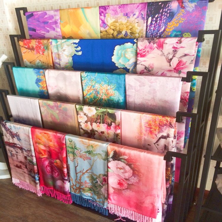 Custom Clothing Store Winter Heating Silk Tie Scarf Shawl Headscarf Textile Fabric Roll Carpet Rug Metal Display Rack Stand