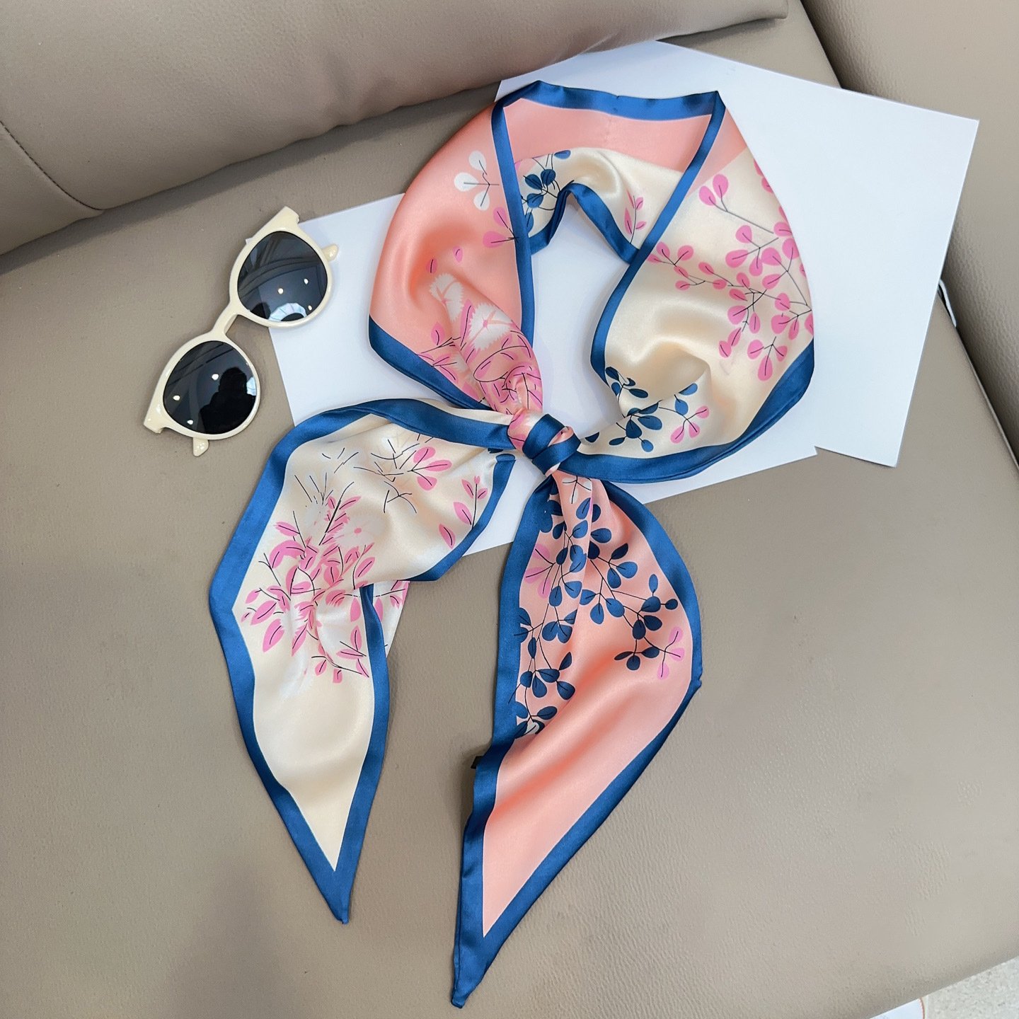 2024 Designer Print Tied Bag Handle Scarf Fashion Brand Hair Imitated Silk Scarf Small Long Neck Scarf