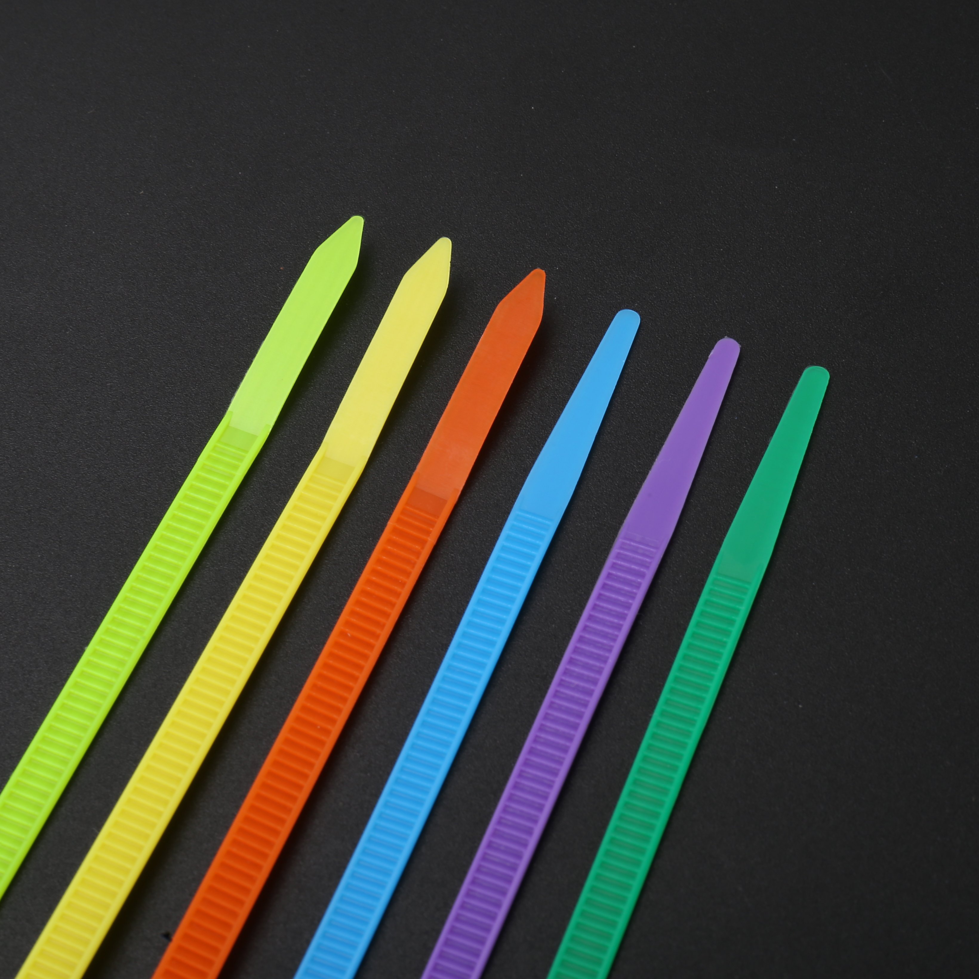 China factory direct 5*350mm 400mm 450mm 500mm plastic pvc cable wire strap zip ties multi color self locking nylon cable ties