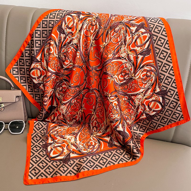 2023 New Fashion Letter Pattern Silk Square Scarves Bandanas Women Luxury Chain Printed Tie Small Square Scarf Shawl Neckerchief