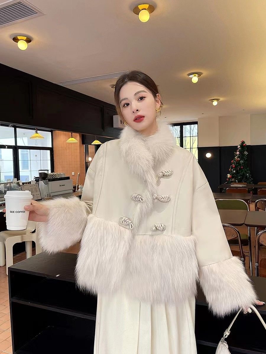 2024 New Chinese Style Down Coat for Women Customized Factory Direct Sale Warm White Duck Down with Fur Outerwear