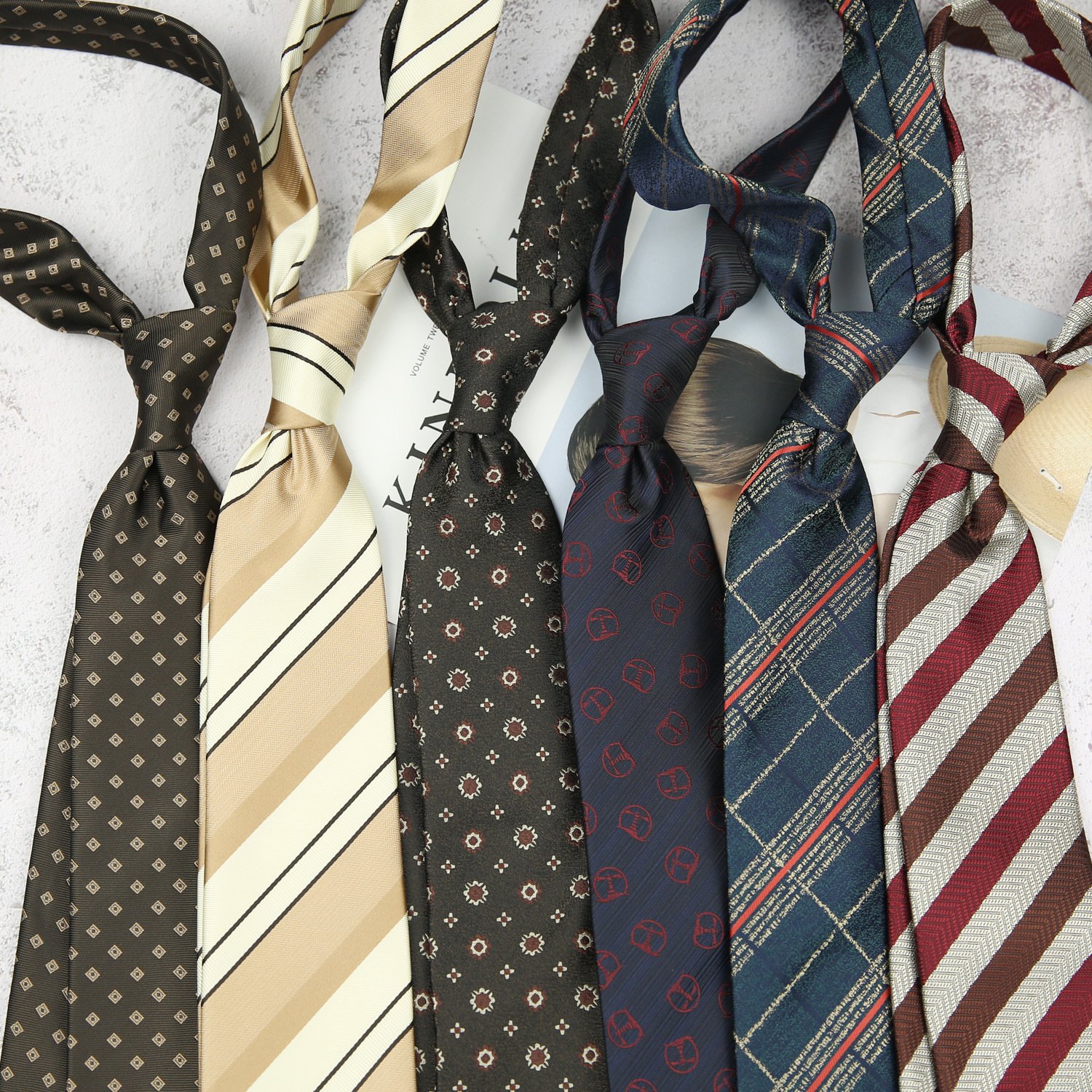 High Quality Floral Mens Business Neckties Poly Silky Jacquard Black and Gold Neckties Polyester Neck Ties for Mens