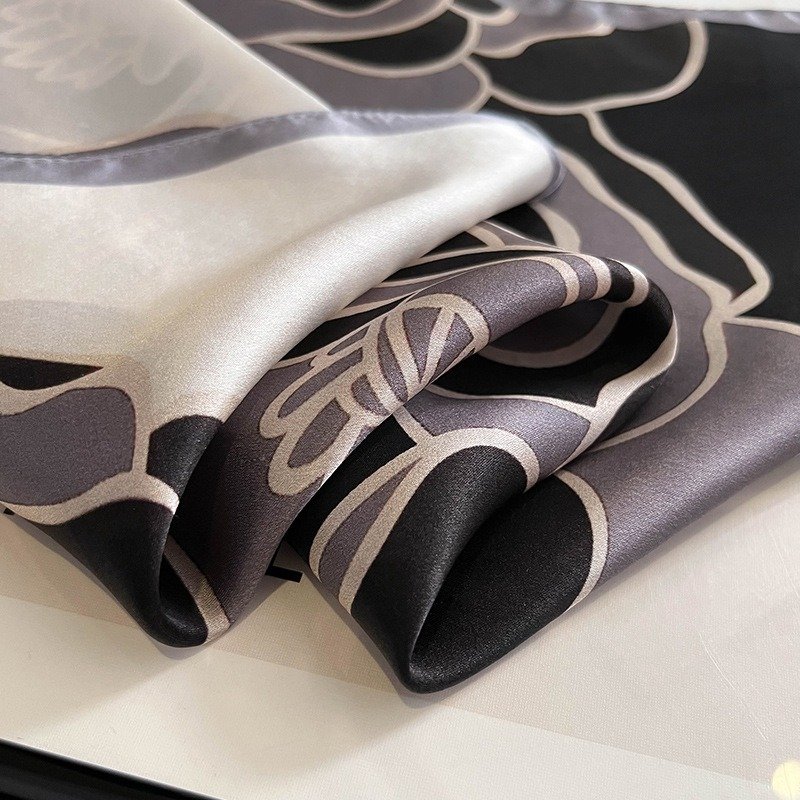 Wholesale Customs Mulberry Silk Small Neck Tie Scarf Elegant Butterfly Flower Pattern Pure Silk Square Hair Small Scarfs