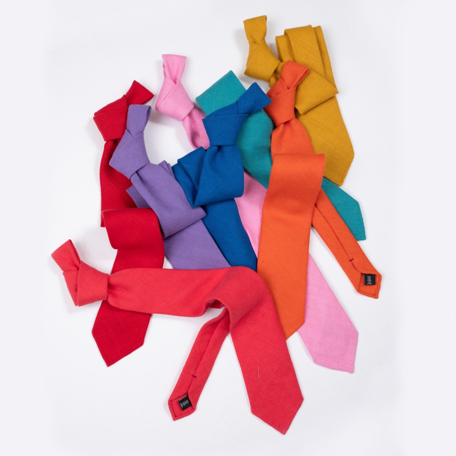 Luxurious Orange Linen Tie - Handmade Italian Craftsmanship Product - Adaptable for Graduation Ceremonies
